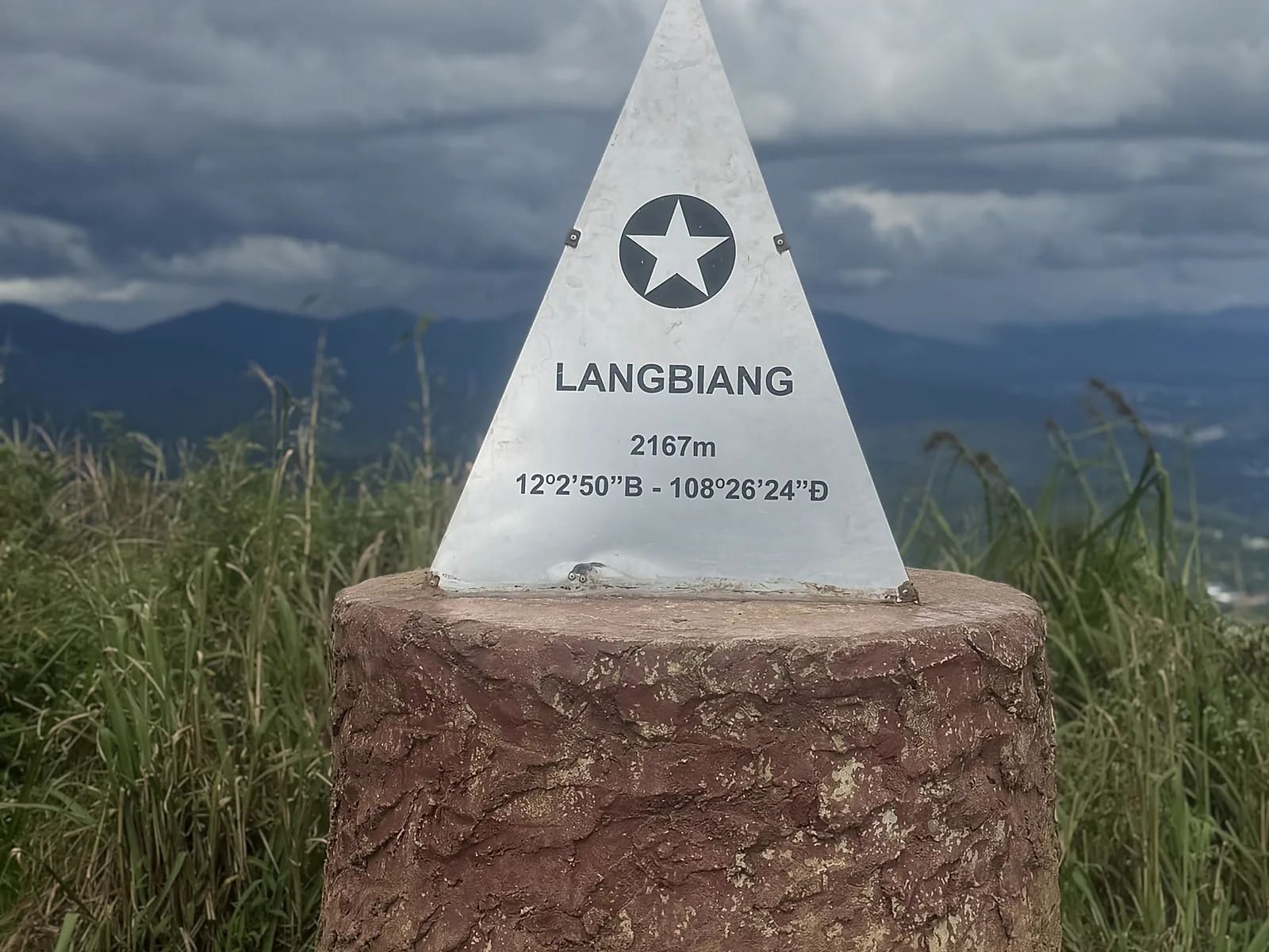 Đỉnh Langbiang — Núi Bà